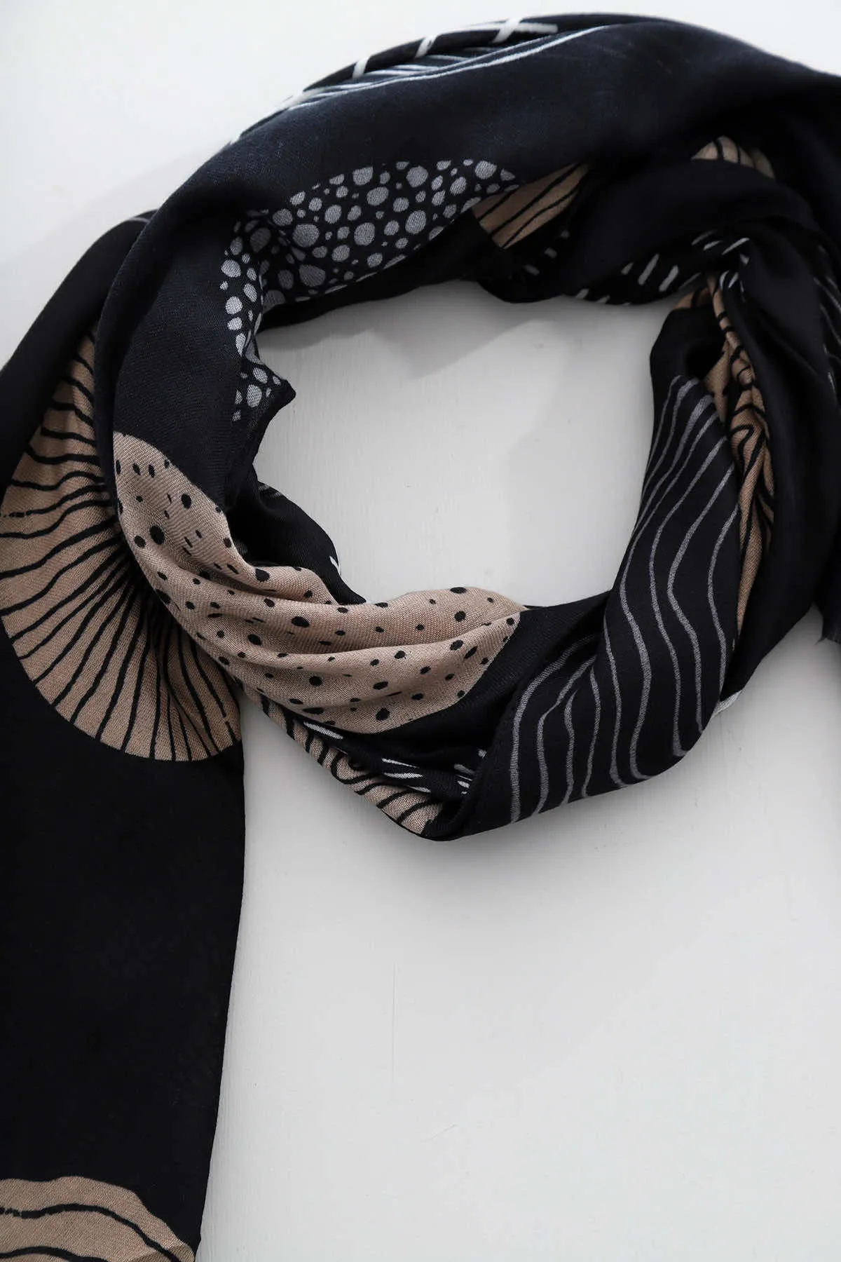 Amie Scarf Black