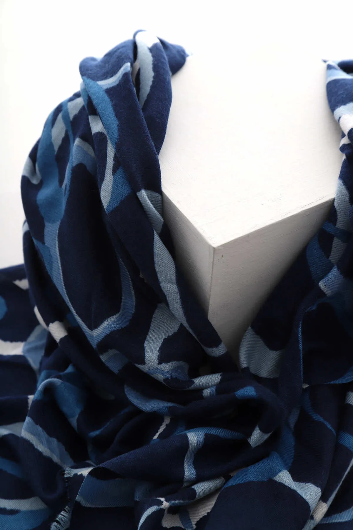 Jasmin Scarf Navy